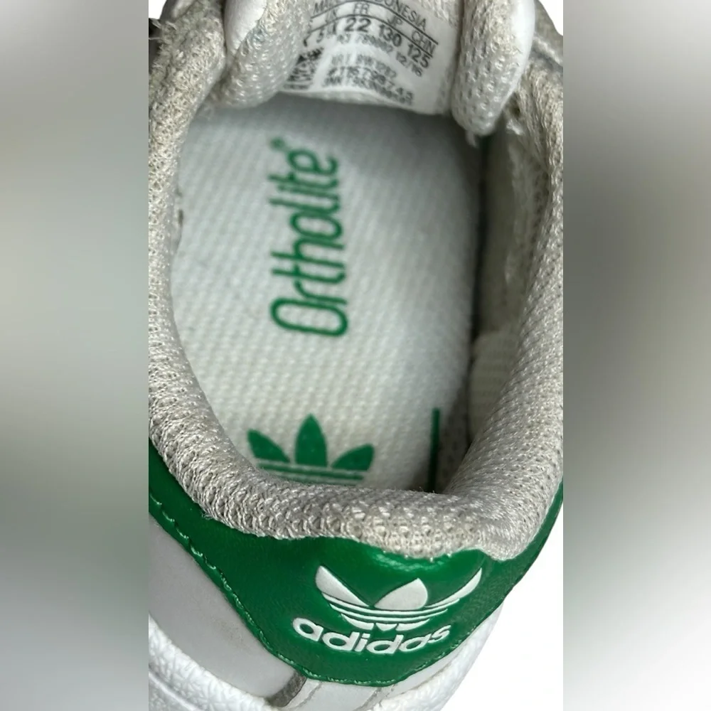 Adidas Ortholite Kids Super Star Sneakers in Green and White. Kids size -6-.